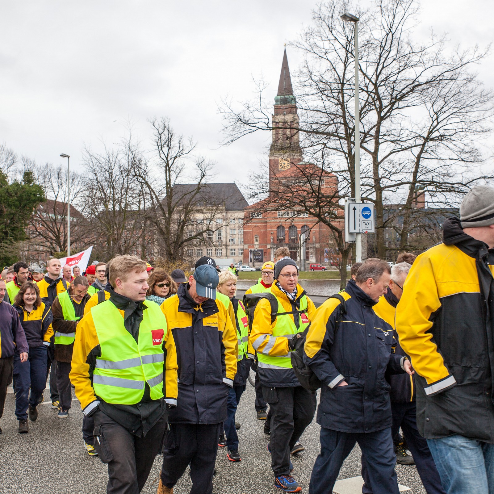 Warnstreik Post AG in Kiel