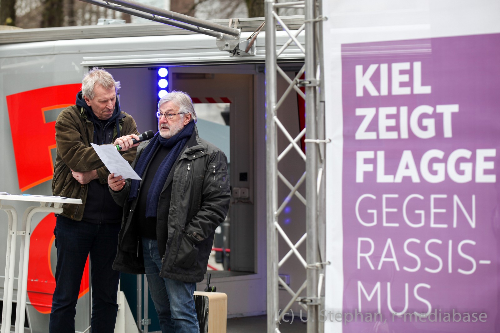Kiel zeigt Flagge gegen Rassismus